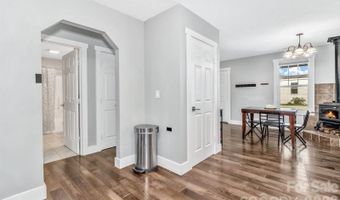43 Pelzer St, Asheville, NC 28804