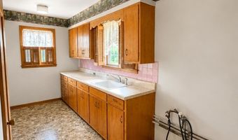 820 S 1st St, Albion, NE 68620