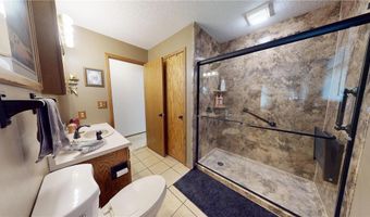 1825 Bayview Dr, Albert Lea, MN 56007