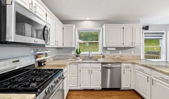 489 Hoyt St, Darien, CT 06820