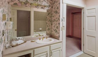 124 Elm St, Bennington, VT 05201