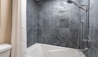 1530 KEY Blvd 203, Arlington, VA 22209