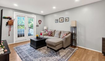 2711 S WALTER REED Dr S #A, Arlington, VA 22206