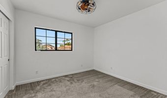 5759 W DRAKE Ct, Chandler, AZ 85226