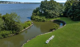 44 Bliss Mine Rd 10, Middletown, RI 02842