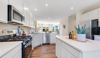 2256 Stonegate Rd, Algonquin, IL 60102