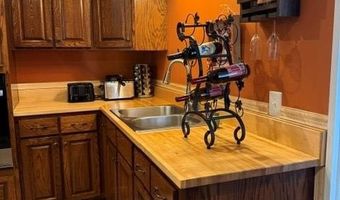 43 Danville Rd, Big Sandy, TN 38221