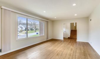 4503 TRAYMORE St, Bethesda, MD 20814
