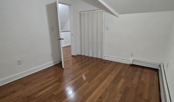 549 AVENUE E 2nd Floor, Bayonne, NJ 07002