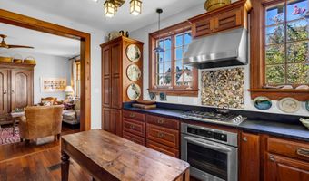 119 Washington St, Bay St. Louis, MS 39520