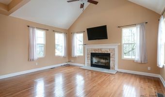 40431 N Fairview St, Antioch, IL 60002