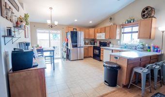 1852 S 60TH St, Springfield, OR 97478