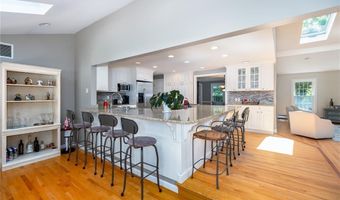 2 Elizabeth Ann Dr, Johnston, RI 02919