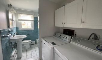 4 Almy Ct 2, Newport, RI 02840