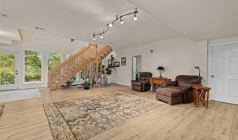 915 Timber Glen Ln, Ballwin, MO 63021