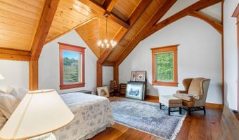 300 Eagle Point Dr, Albany, KY 42602
