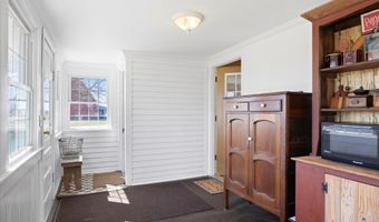 137 E 1400 Rd, Baldwin City, KS 66006