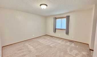 209 10th Ave NW, Bowman, ND 58623
