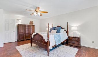 1431 Dietrich Oaks Dr, Ballwin, MO 63021