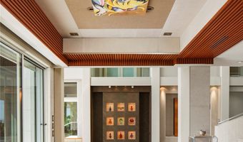 360 Puuikena Dr, Honolulu, HI 96821