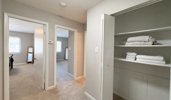 3813 SEGUNDO Pl D, Alexandria, VA 22309