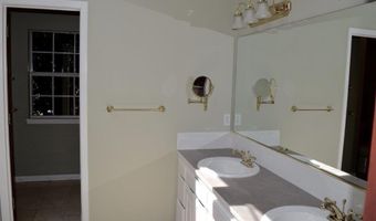 1307 21st St, Bentonville, AR 72712