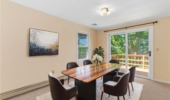 94 Ridgewood Rd, Middletown, RI 02842