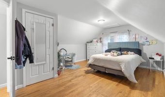 948 Wayne St, Bridgeport, CT 06606