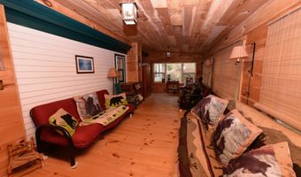 211 High St, Albany, NH 03818