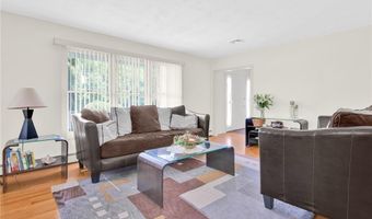 63 Derbyshire Dr, Cranston, RI 02921