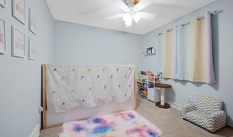 1800 S DERKS Dr, Appleton, WI 54915