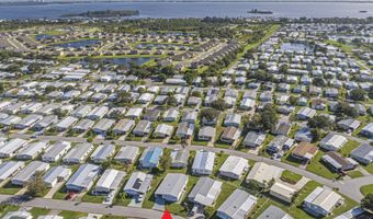 618 Hyacinth Cir, Barefoot Bay, FL 32976