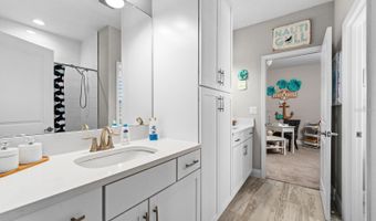 7631 PARADISO Dr, Apollo Beach, FL 33572