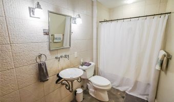 120 S 15th St 202, Airville, PA 15203