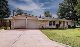 102 Highland Dr, Arkansas City, KS 67005