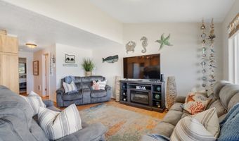 137 S PACIFIC St 13, Rockaway Beach, OR 97136