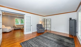 15 Tanglewood Dr, Andover, NJ 07848