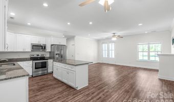 939 Old Stagecoach Rd, Camden, SC 29020
