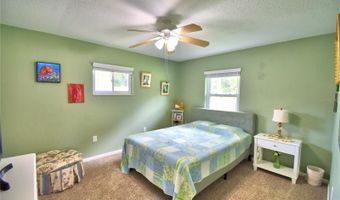 902 CRESTVIEW Dr, Auburndale, FL 33823