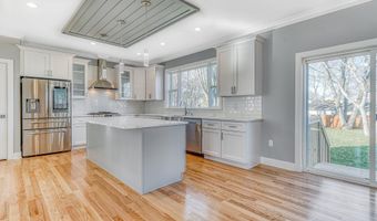 472 Muller Ave, Bayville, NJ 08721