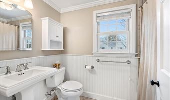 20 Elmsgate Way, East Providence, RI 02916