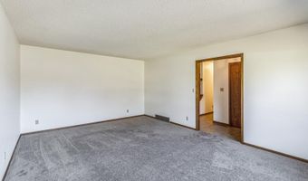 2214 Buchanan Dr, Ames, IA 50010