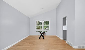 3 N Chestnut Hill Rd, Albany, NY 12211