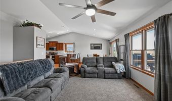 612 Deer Ridge Dr, Atkins, IA 52206