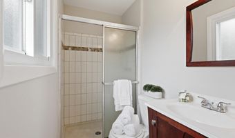 8532 CANTERBURY Dr, Annandale, VA 22003