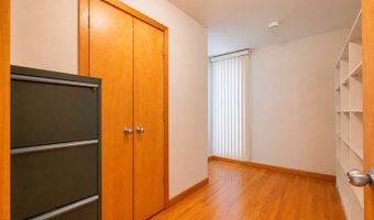 4 High Mountain Trl, Bayonne, NJ 07035