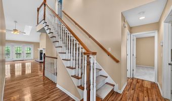 500 Glen Hollow Cir, Aurora, OH 44202