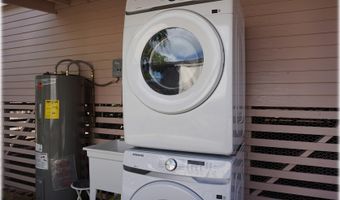 1009 Rawlins Ln, Honolulu, HI 96817