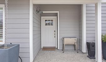 6951 Quiet Cove Dr, Carlsbad, CA 92011