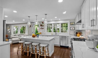 7 Lee Rd, Barrington, RI 02806